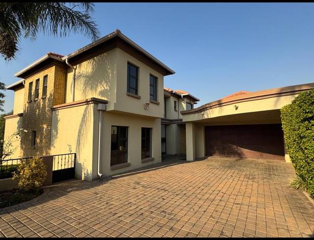 4 BEDROOM HOUSE FOR SALE IN BLUE VALLEY GOLF ESTATE